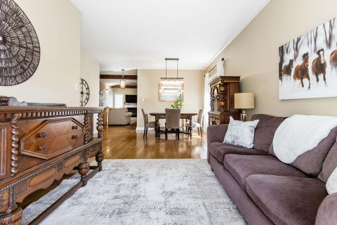 Photo 14 at 1 Bloxham Place, Shore, Barrie