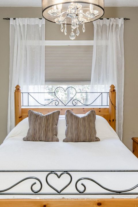 Photo 26 at 1 Bloxham Place, Shore, Barrie