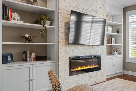 Photo 3 at 28 Mistywood Crescent, Patterson, Vaughan