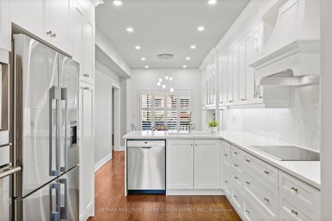 Photo 8 at 28 Mistywood Crescent, Patterson, Vaughan