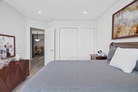 Photo 20 at 28 Mistywood Crescent, Patterson, Vaughan