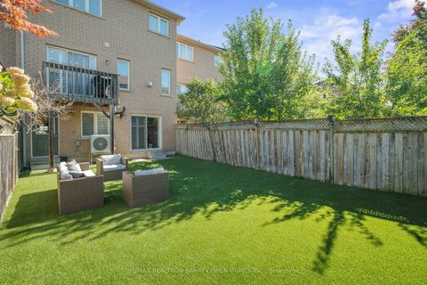 Photo 31 at 28 Mistywood Crescent, Patterson, Vaughan