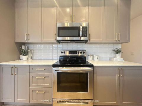 Photo 5 at 336 - 3078 Sixth Line, GO Glenorchy, Oakville