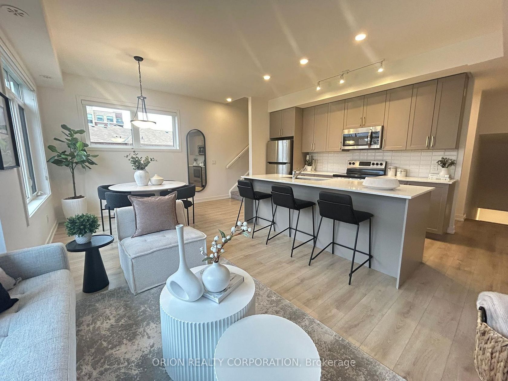 336 - 3078 Sixth Line, GO Glenorchy, Oakville 