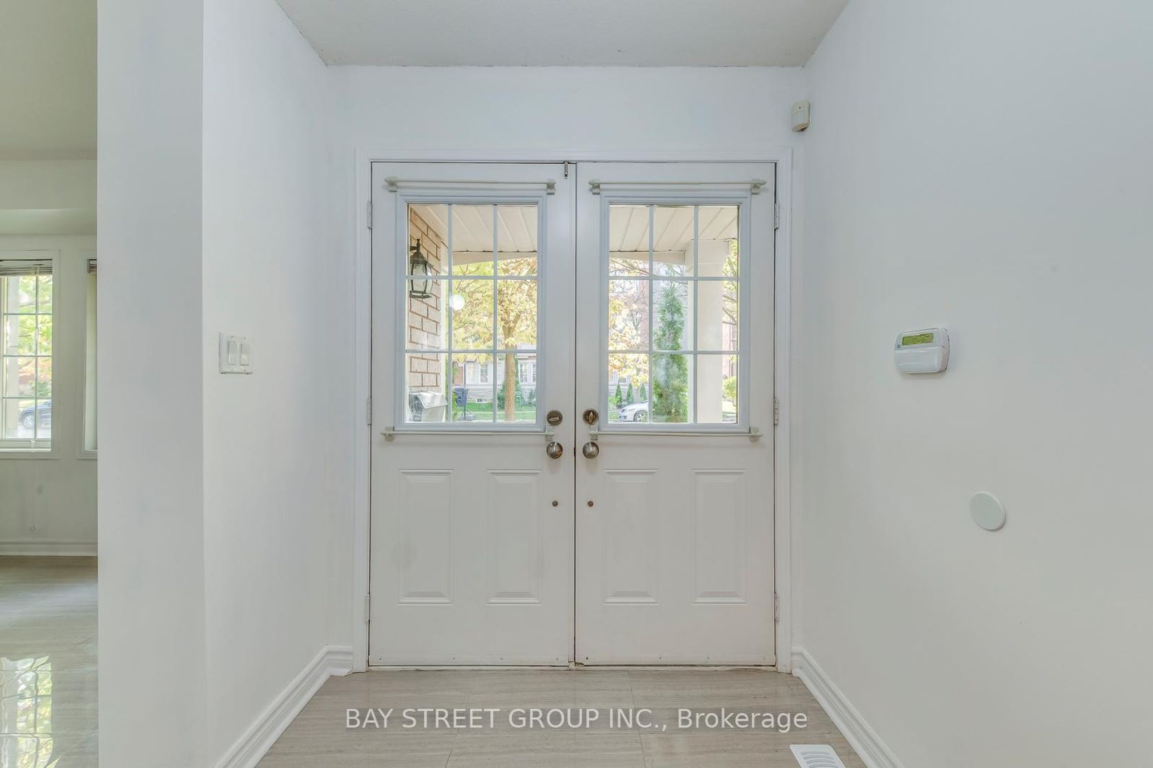 Photo 2 at 34 Stagecoach Circle, Centennial Scarborough, Toronto