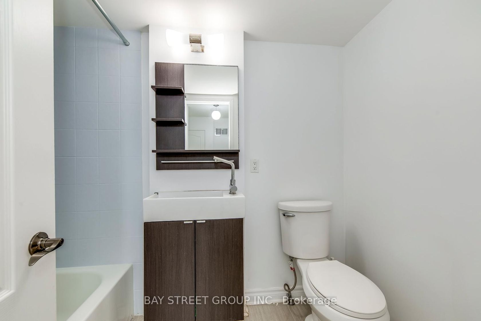 Photo 5 at 34 Stagecoach Circle, Centennial Scarborough, Toronto Photo 5 at 34 Stagecoach Circle, Centennial Scarborough, Toronto
