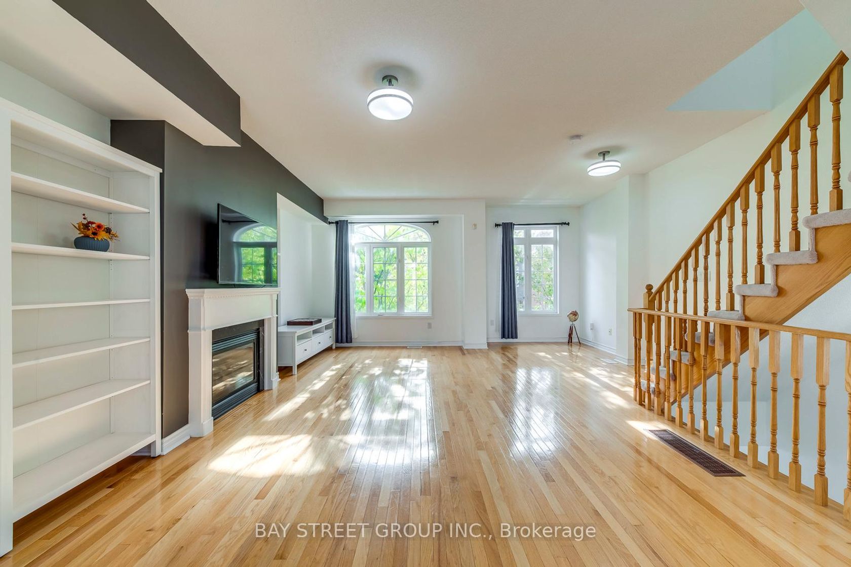 Photo 7 at 34 Stagecoach Circle, Centennial Scarborough, Toronto
