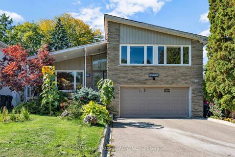 Photo 2 at 105 Rockford Road, Branson, Toronto