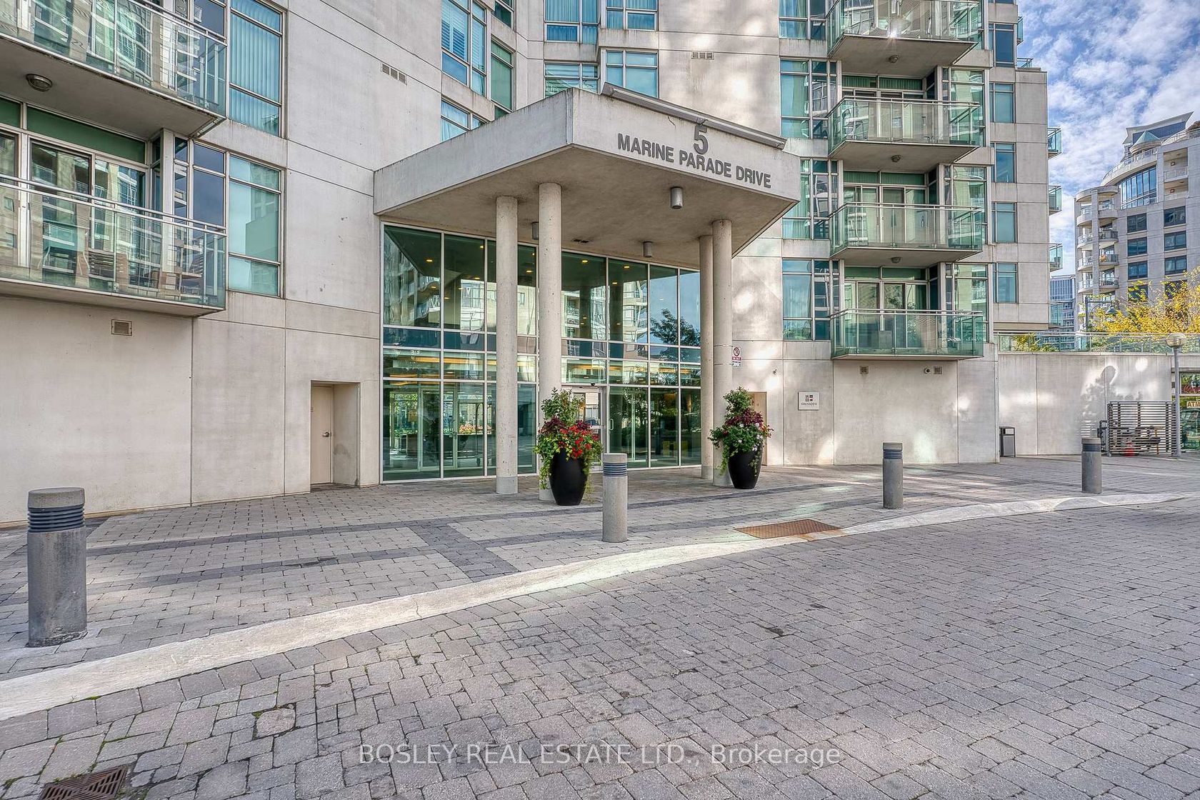 Photo 1 at 518 - 5 Marine Parade Drive, Mimico, Toronto Photo 1 at 518 - 5 Marine Parade Drive, Mimico, Toronto