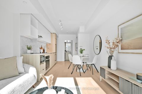 Photo 1 at 711 - 252 Church Street, Yonge Corridor, Toronto Photo 1 at 711 - 252 Church Street, Yonge Corridor, Toronto