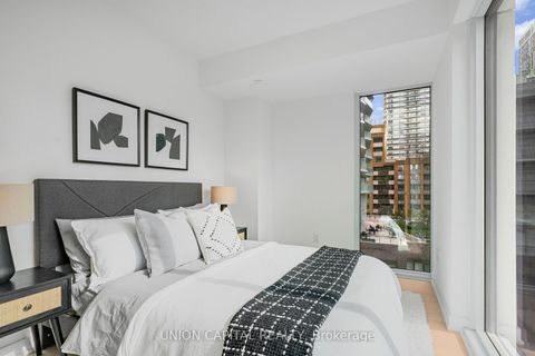 Photo 5 at 711 - 252 Church Street, Yonge Corridor, Toronto Photo 5 at 711 - 252 Church Street, Yonge Corridor, Toronto