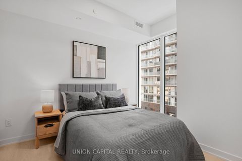 Photo 7 at 711 - 252 Church Street, Yonge Corridor, Toronto Photo 7 at 711 - 252 Church Street, Yonge Corridor, Toronto