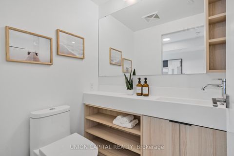 Photo 9 at 711 - 252 Church Street, Yonge Corridor, Toronto Photo 9 at 711 - 252 Church Street, Yonge Corridor, Toronto