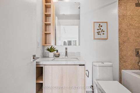 Photo 15 at 711 - 252 Church Street, Yonge Corridor, Toronto Photo 15 at 711 - 252 Church Street, Yonge Corridor, Toronto