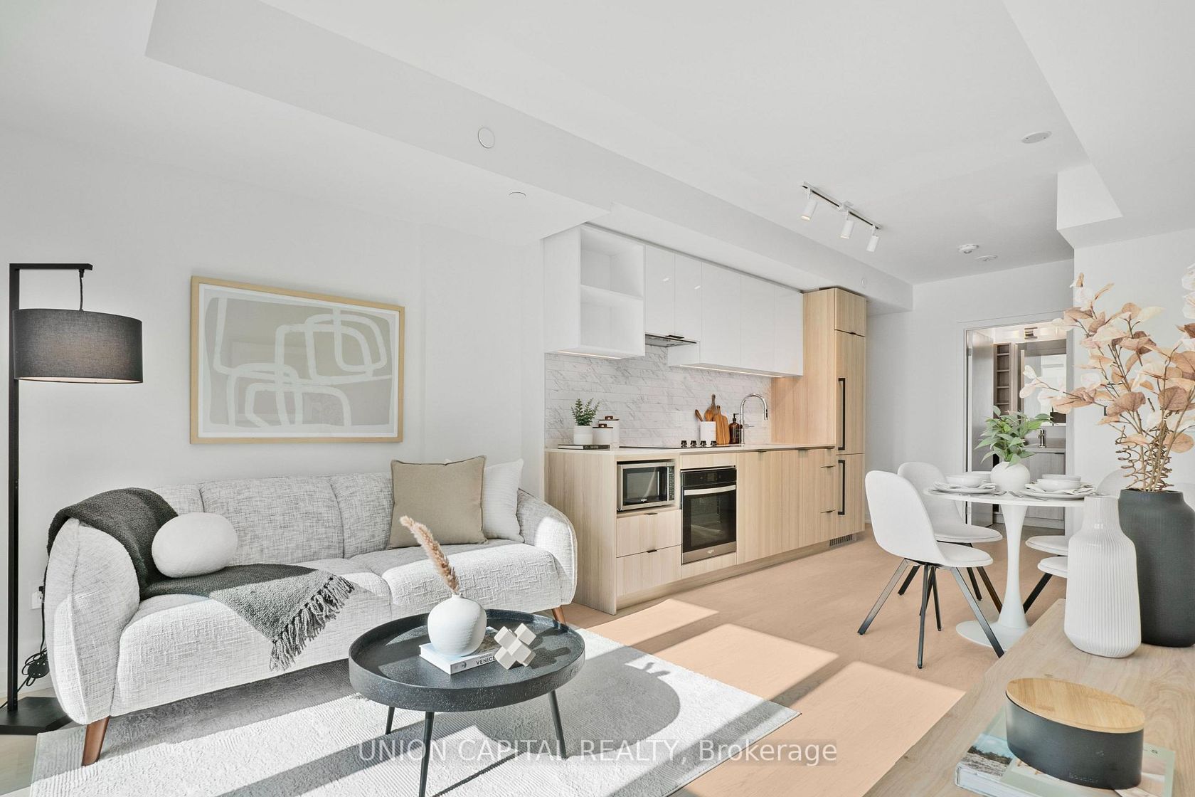 711 - 252 Church Street, Yonge Corridor, Toronto photo number 2 711 - 252 Church Street, Yonge Corridor, Toronto photo number 2