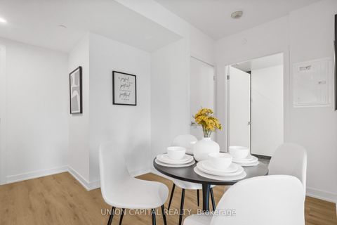 Photo 11 at 1801 - 252 Church Street, Yonge Corridor, Toronto Photo 11 at 1801 - 252 Church Street, Yonge Corridor, Toronto