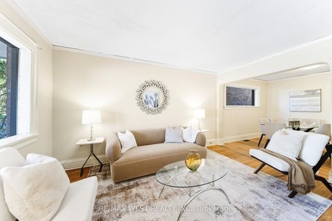Photo 2 at 45 Deforest Road, Swansea, Toronto