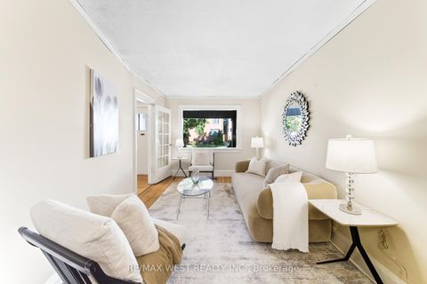 Photo 4 at 45 Deforest Road, Swansea, Toronto