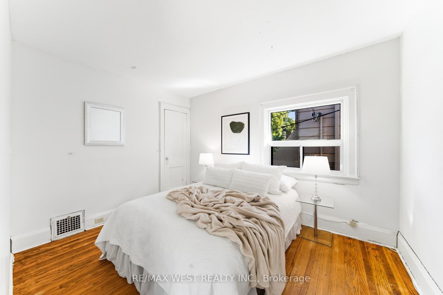 Photo 9 at 45 Deforest Road, Swansea, Toronto Photo 9 at 45 Deforest Road, Swansea, Toronto