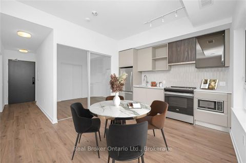 Photo 15 at 819 - 395 Dundas Street, GO Glenorchy, Oakville