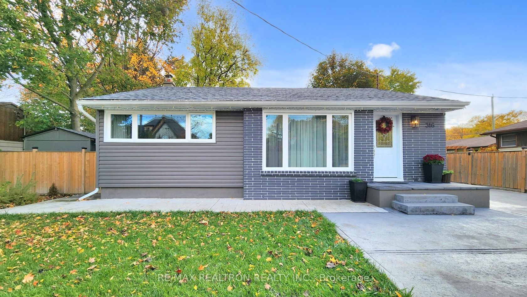 316 Penn Avenue, London, Newmarket photo number 2 316 Penn Avenue, London, Newmarket photo number 2