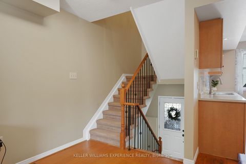 Photo 10 at A4 - 440 Yonge Street, Painswick North, Barrie Photo 10 at A4 - 440 Yonge Street, Painswick North, Barrie