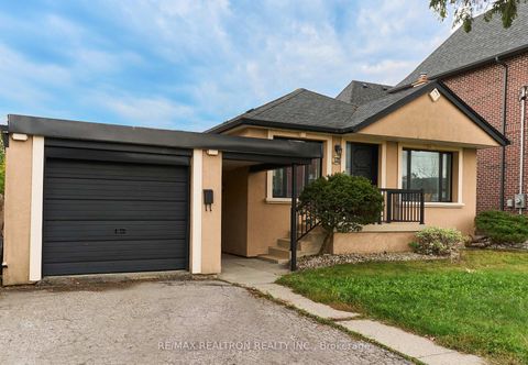 Photo 1 at 135 Regina Avenue, Lawrence, Toronto