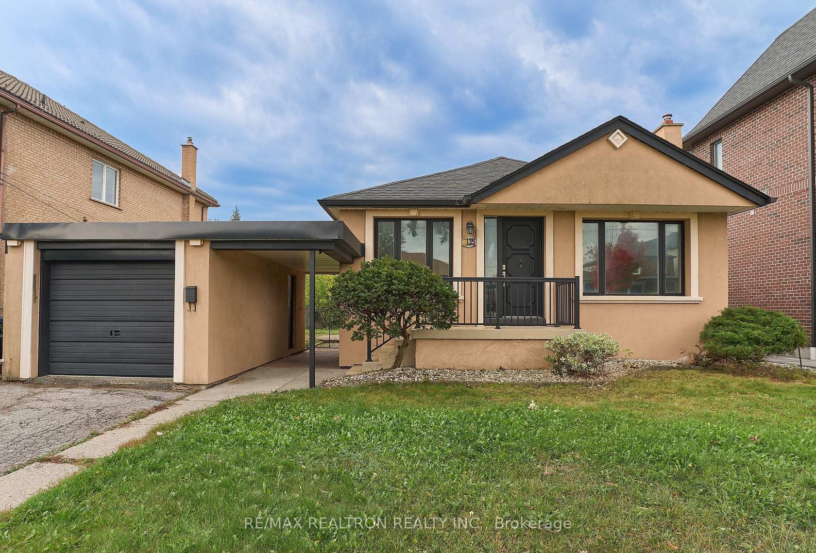 135 Regina Avenue, Lawrence, Toronto  by Loree Meneguzzi Real Estate 135 Regina Avenue, Lawrence, Toronto