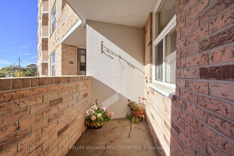 Photo 32 at 408 - 260 Davis Drive, Central Newmarket, Newmarket