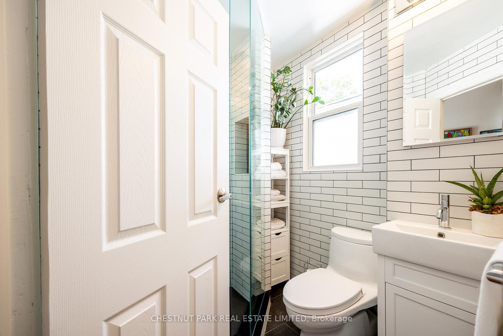 Photo 17 at 470 Clinton Street, Annex, Toronto Photo 17 at 470 Clinton Street, Annex, Toronto