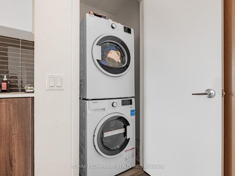 Photo 5 at 528 - 1787 St. Clair Avenue W, Pellam Park, Toronto
