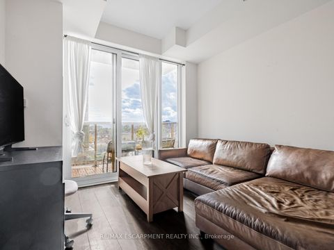 Photo 16 at 528 - 1787 St. Clair Avenue W, Pellam Park, Toronto