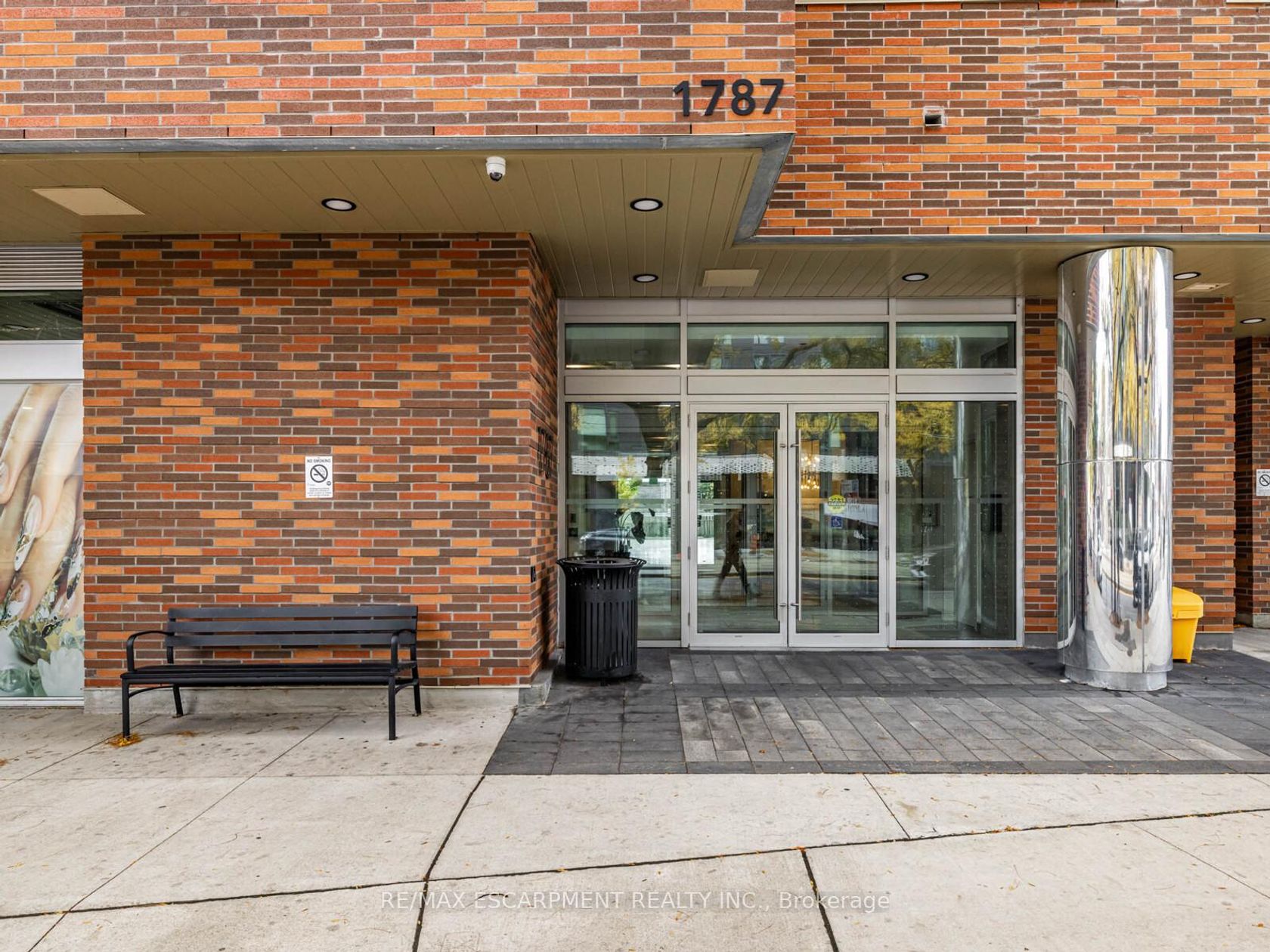 Photo 3 at 528 - 1787 St. Clair Avenue W, Pellam Park, Toronto Photo 3 at 528 - 1787 St. Clair Avenue W, Pellam Park, Toronto