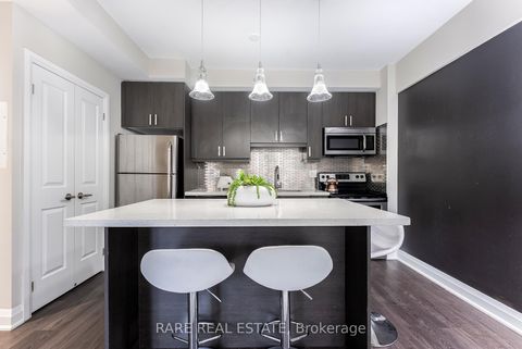 Photo 4 at 118 - 24 WOODSTREAM Boulevard, Vaughan Grove, Vaughan