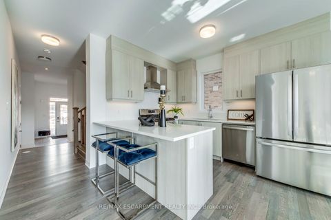 Photo 6 at 3262 Crystal Drive, GO Glenorchy, Oakville