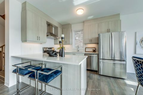 Photo 7 at 3262 Crystal Drive, GO Glenorchy, Oakville