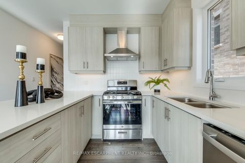 Photo 8 at 3262 Crystal Drive, GO Glenorchy, Oakville