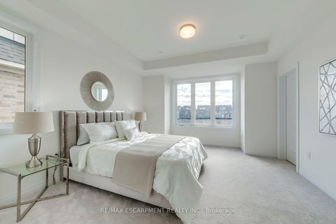 Photo 19 at 3262 Crystal Drive, GO Glenorchy, Oakville