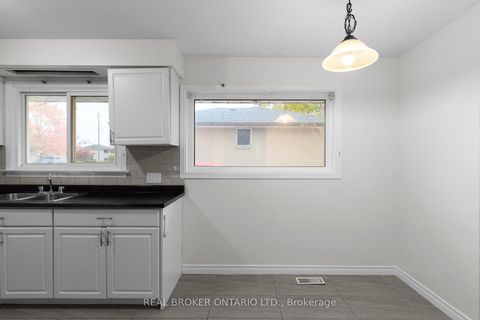 Photo 11 at 65 Ottaway Avenue, Wellington, Barrie Photo 11 at 65 Ottaway Avenue, Wellington, Barrie