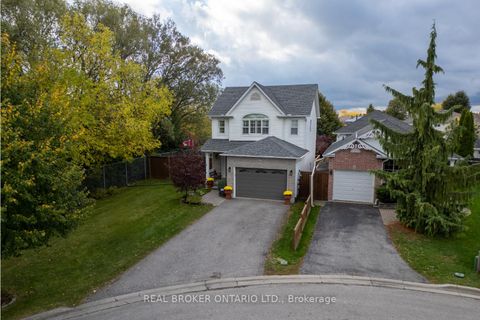 Photo 3 at 964 Grandlea Court, Pinecrest, Oshawa