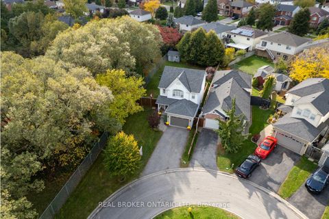 Photo 4 at 964 Grandlea Court, Pinecrest, Oshawa