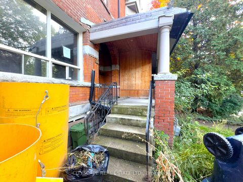 Photo 2 at 319 Crawford Street, Bellwoods, Toronto
