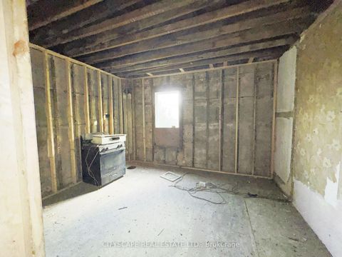 Photo 8 at 319 Crawford Street, Bellwoods, Toronto