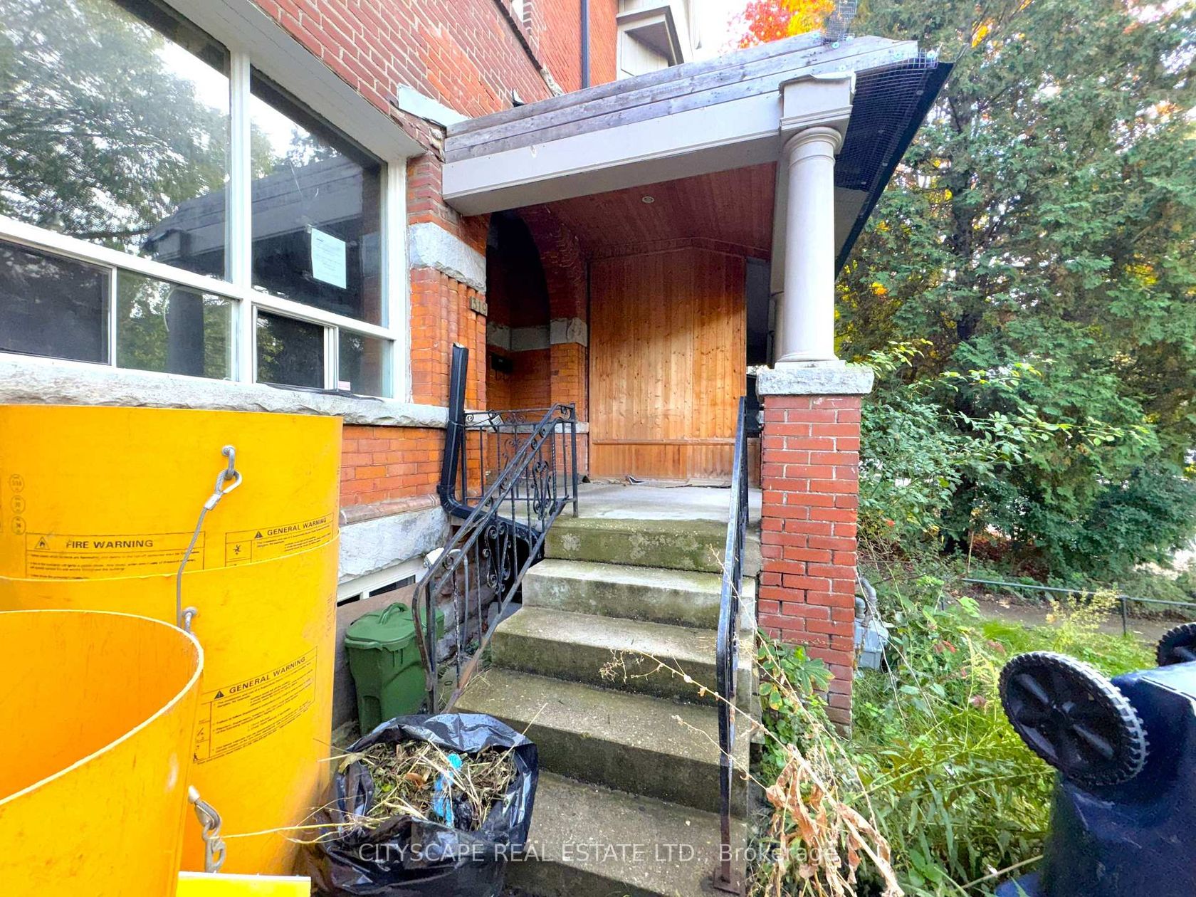 Photo 2 at 319 Crawford Street, Bellwoods, Toronto Photo 2 at 319 Crawford Street, Bellwoods, Toronto