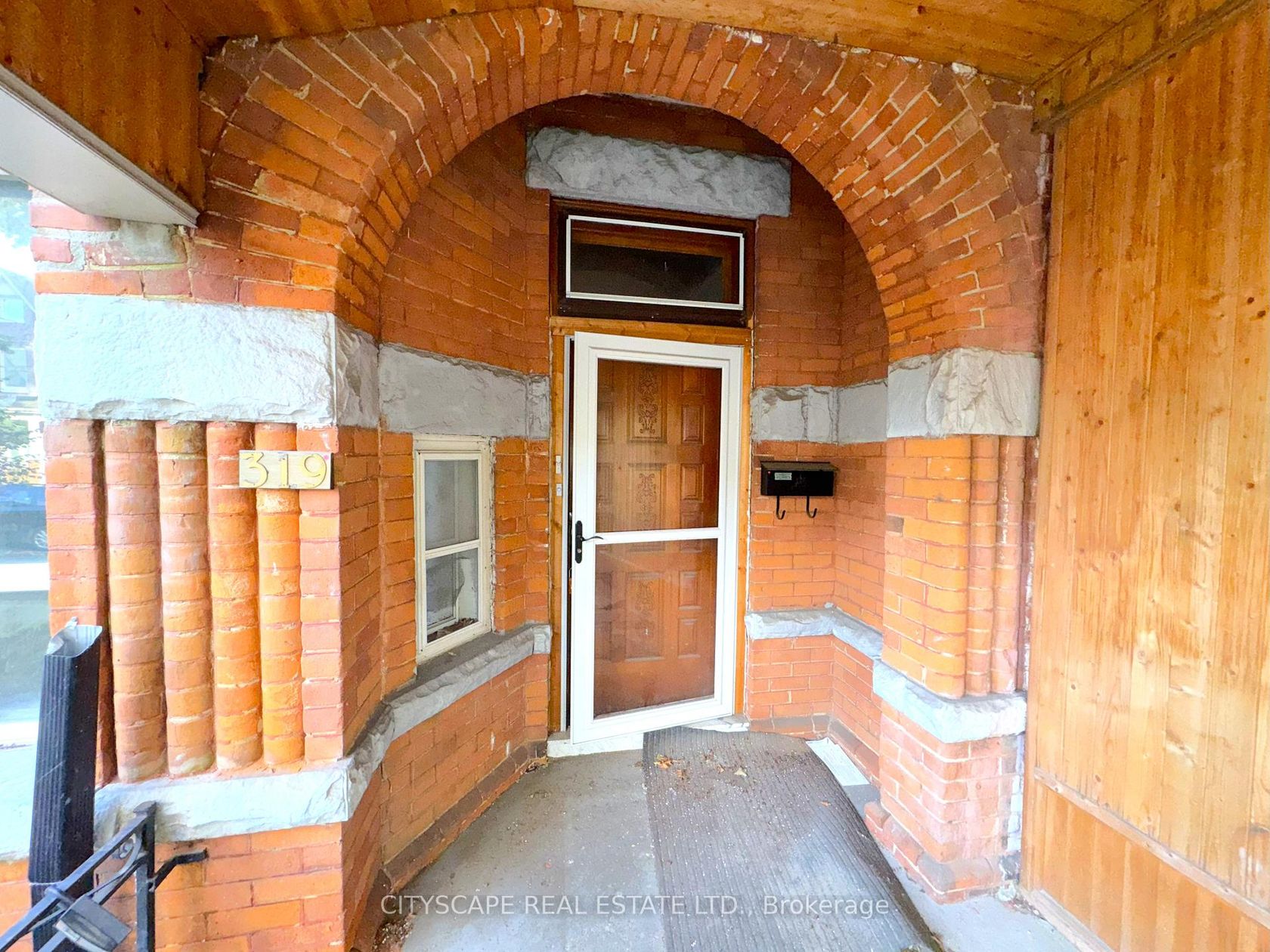 Photo 3 at 319 Crawford Street, Bellwoods, Toronto Photo 3 at 319 Crawford Street, Bellwoods, Toronto