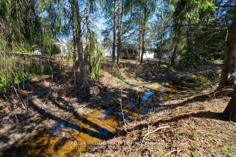 Photo 35 at 18 Cherrywood Lane, Rural Innisfil, Innisfil