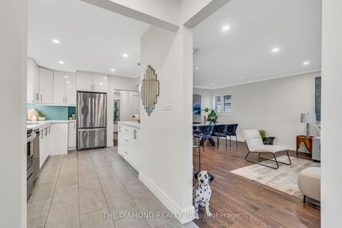 Photo 4 at 10 Cranston Road, City Centre West, Toronto