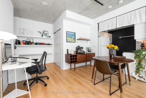 Photo 6 at 307 - 218 King Street E, Moss Park, Toronto