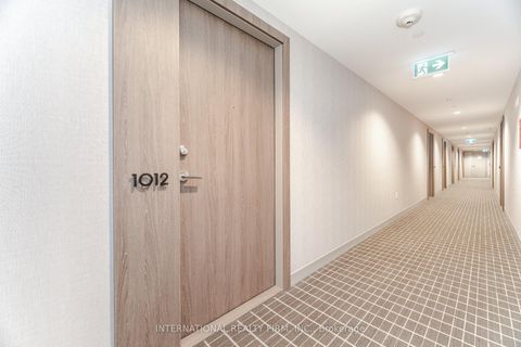 Photo 2 at 1012 - 27 Bathurst Street, Waterfront Communities C1, Toronto