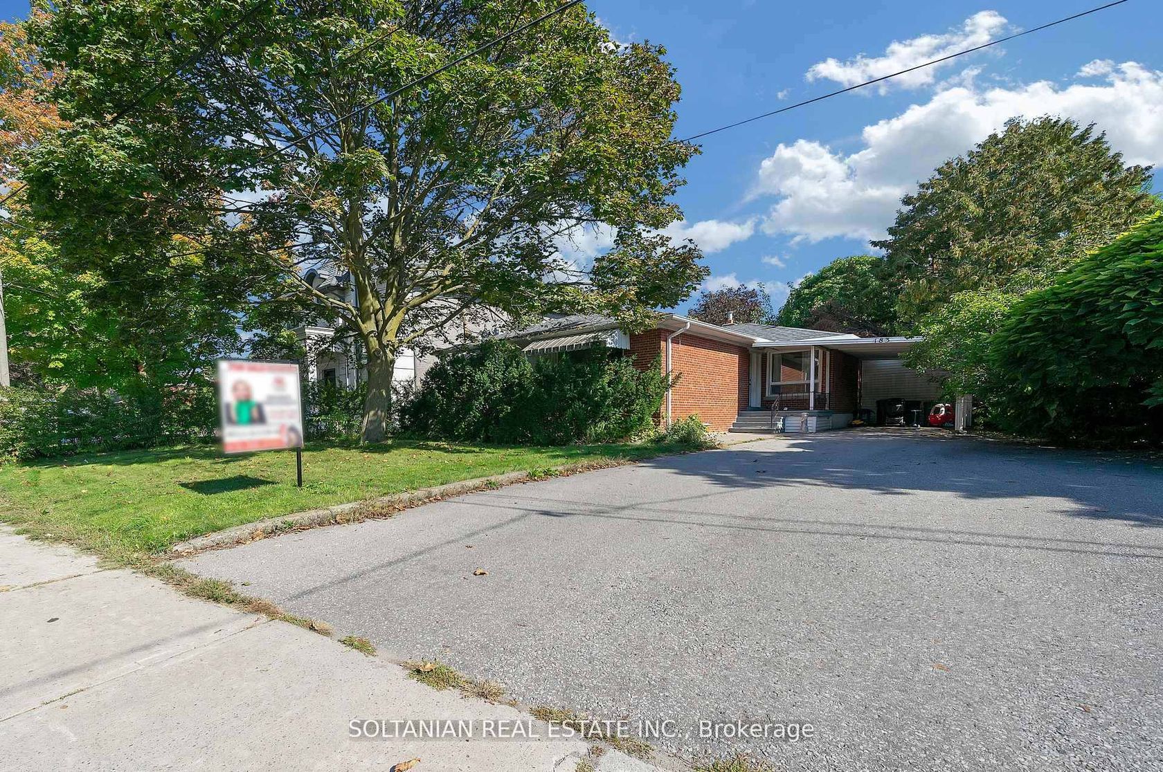 Photo 3 at 183 Maxome Avenue, Newtonbrook East, Toronto Photo 3 at 183 Maxome Avenue, Newtonbrook East, Toronto